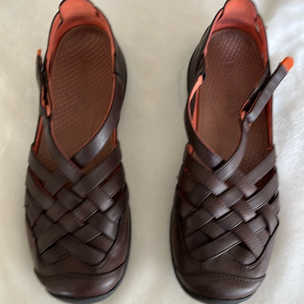 Women’s Bare traps shoes.